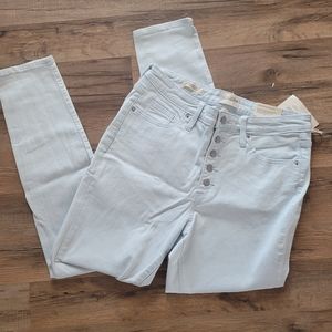 Universal Thread Pale Blue Denim Jeans